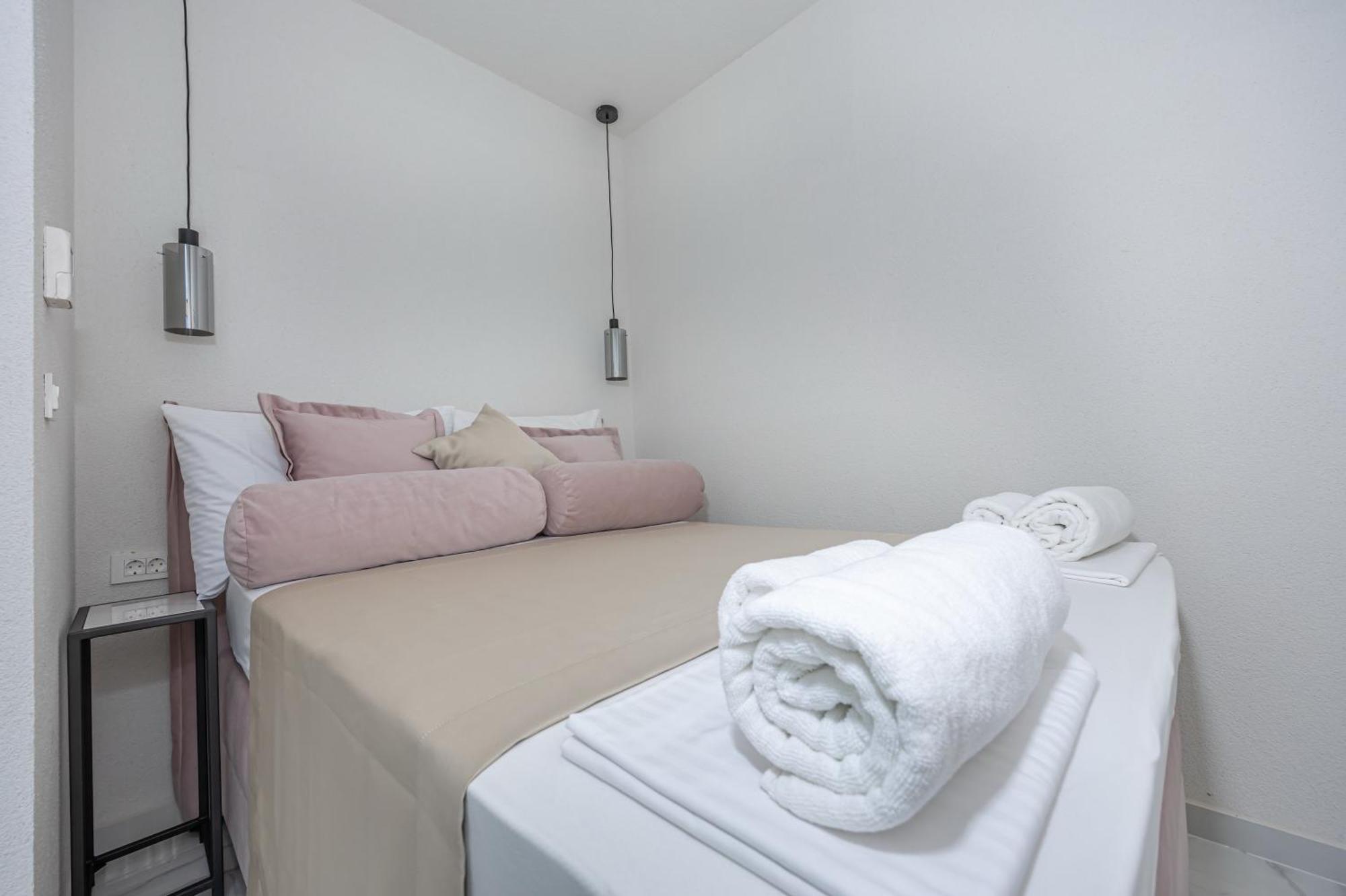 Villa Vita Luxury Apartments 茨里克韦尼察 外观 照片